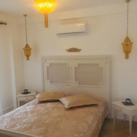 Fedora Butik מלון