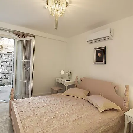 Fedora Butik Alacati